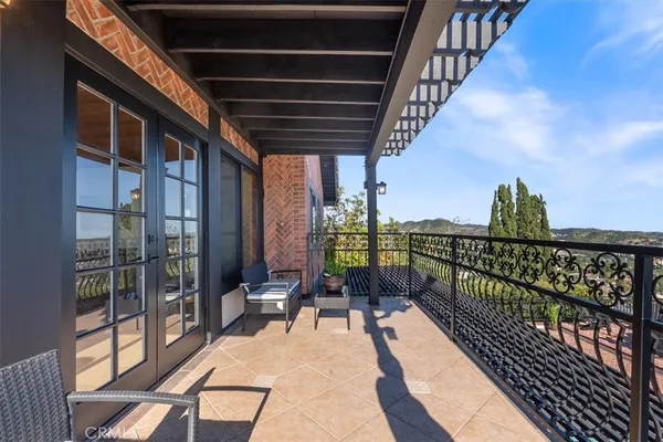$3,995,000 | 834 Moorside Drive, Glendale, CA 91207