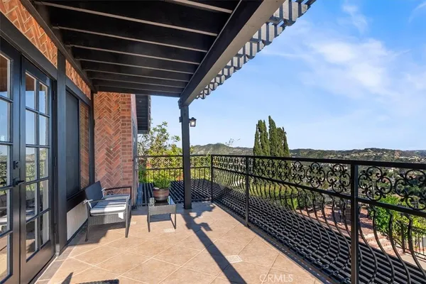 $3,995,000 | 834 Moorside Drive, Glendale, CA 91207