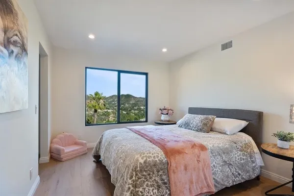 $3,995,000 | 834 Moorside Drive, Glendale, CA 91207