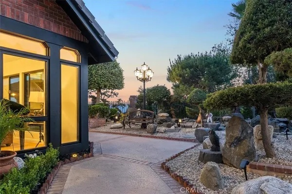 $3,995,000 | 834 Moorside Drive, Glendale, CA 91207
