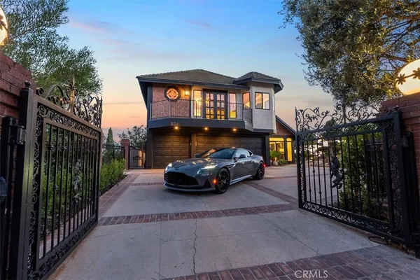 $3,995,000 | 834 Moorside Drive, Glendale, CA 91207