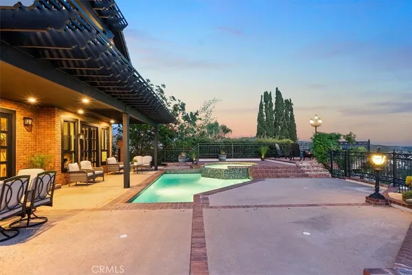 $3,995,000 | 834 Moorside Drive, Glendale, CA 91207