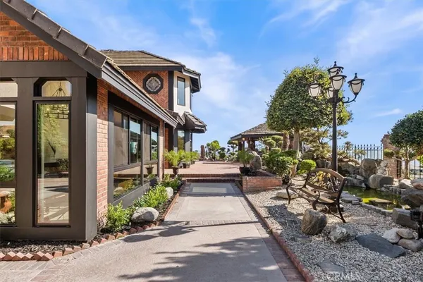 $3,995,000 | 834 Moorside Drive, Glendale, CA 91207