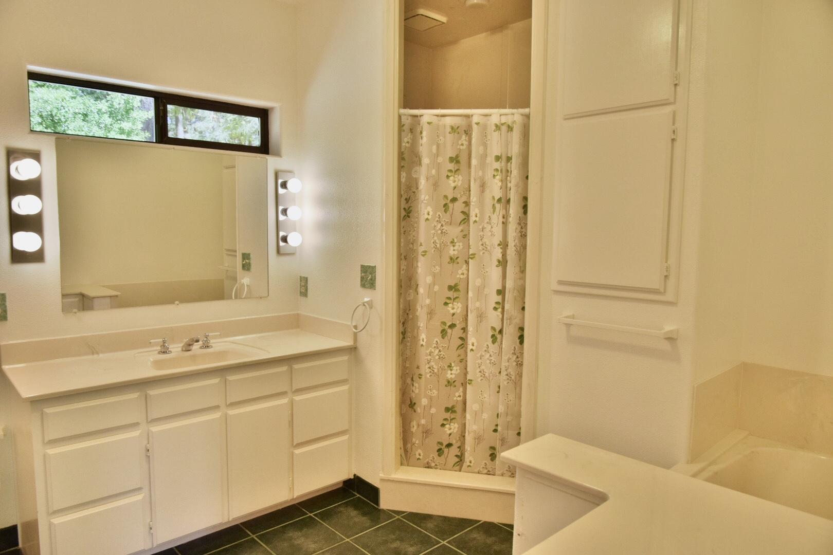 8075 North Applegate Road Grants Pass, OR 97527 - Photo 41 of 44 IMG_0273