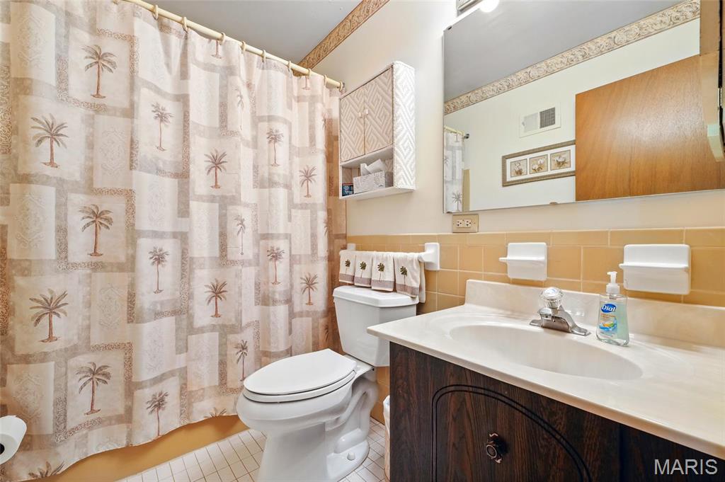 560 Goldwood Drive Ballwin, MO 63021 - Photo 13 of 26