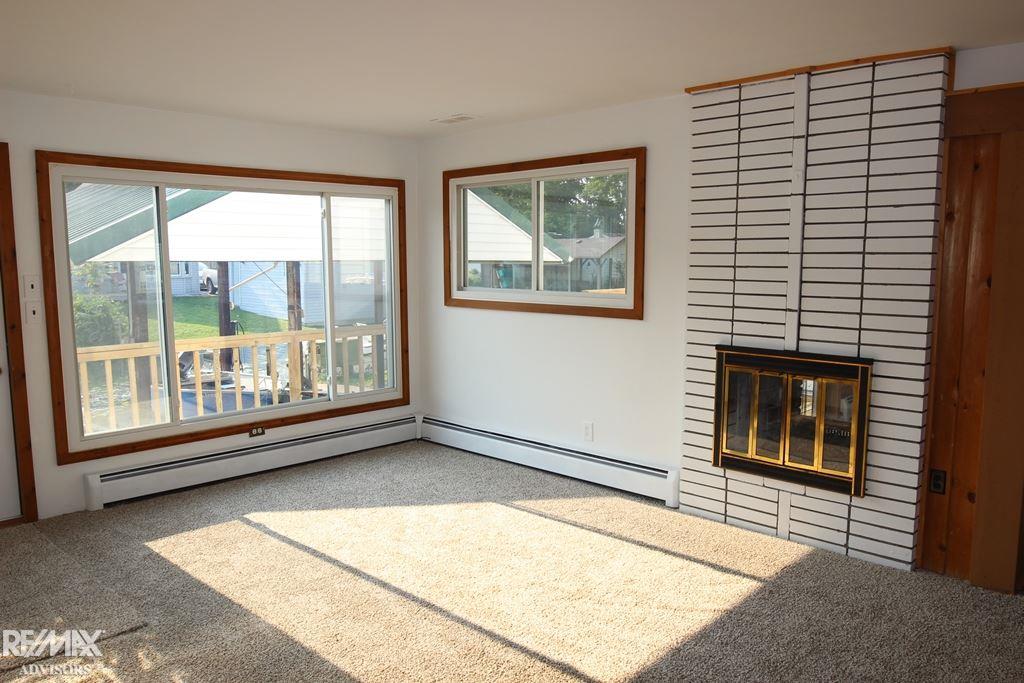 135 Kenyon Road Algonac, MI 48001 - Photo 5 of 22 50003055-4.JPG