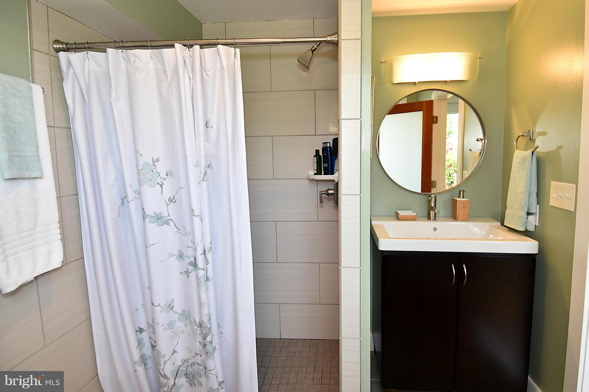 509 P Street Northwest, Unit 2 Washington, DC 20001 - Photo 18 of 30 Bath (Master)