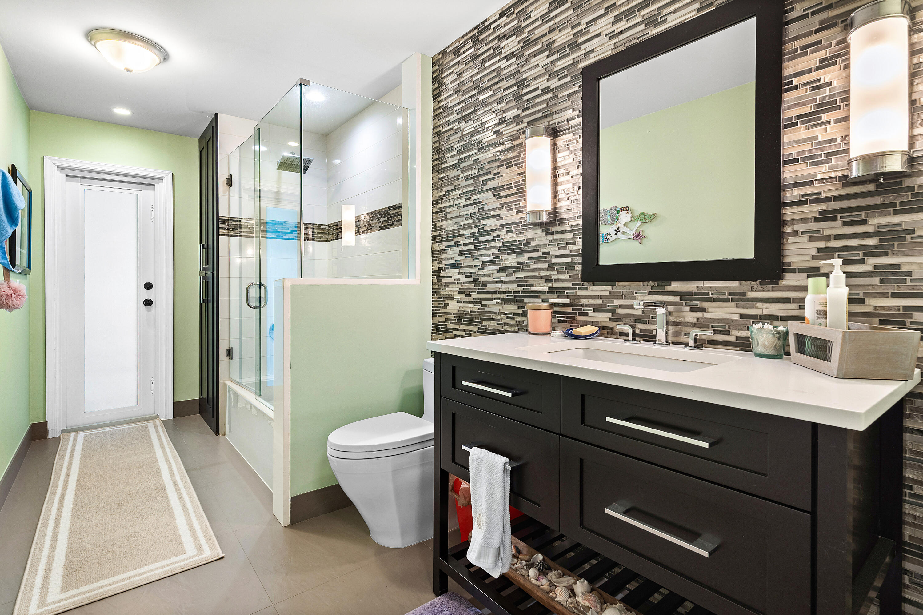 10094 Crosswind Road Boca Raton, FL 33498 - Photo 13 of 31 Guest Bathroom