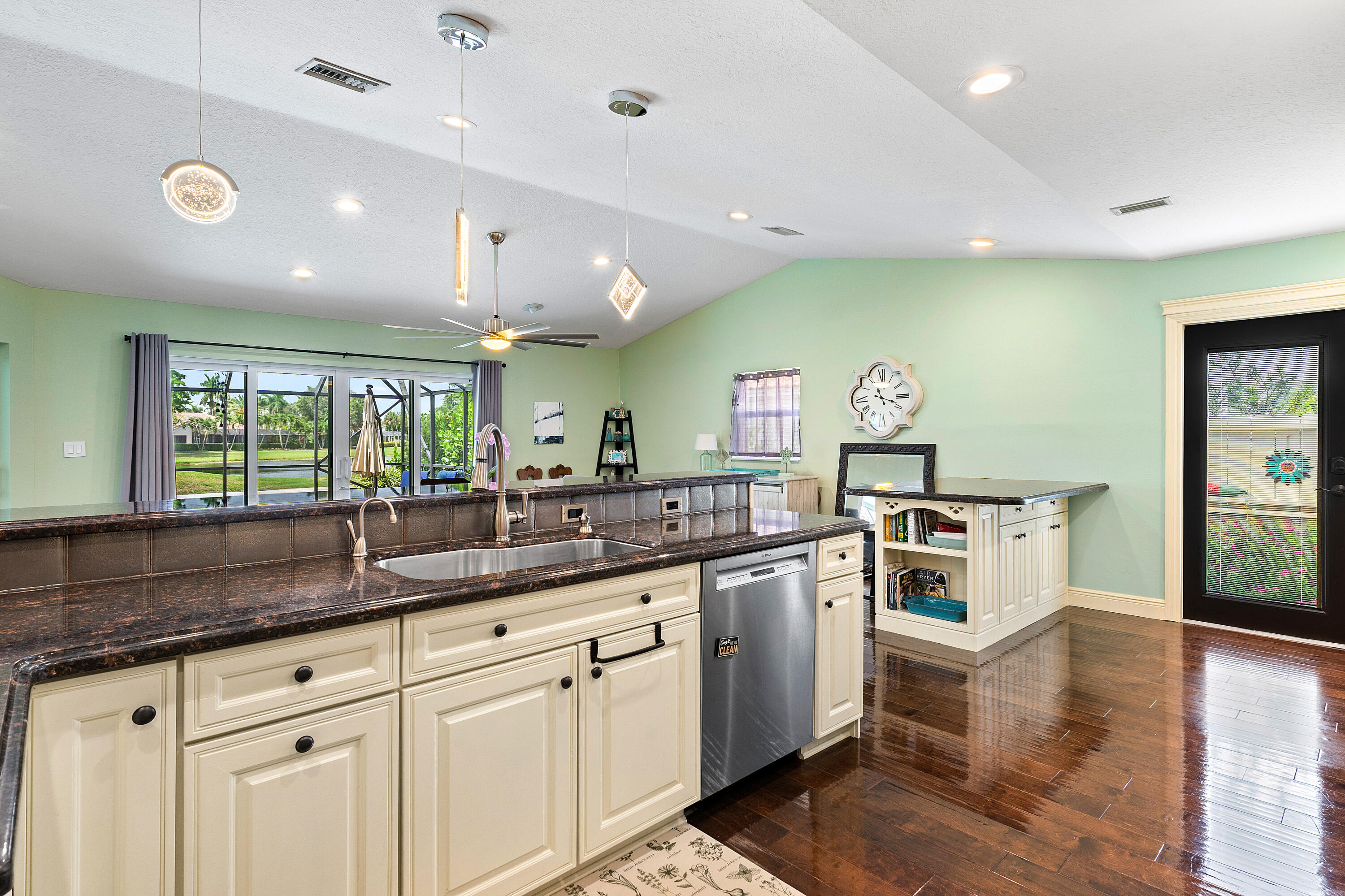 10094 Crosswind Road Boca Raton, FL 33498 - Photo 19 of 31 Kitchen