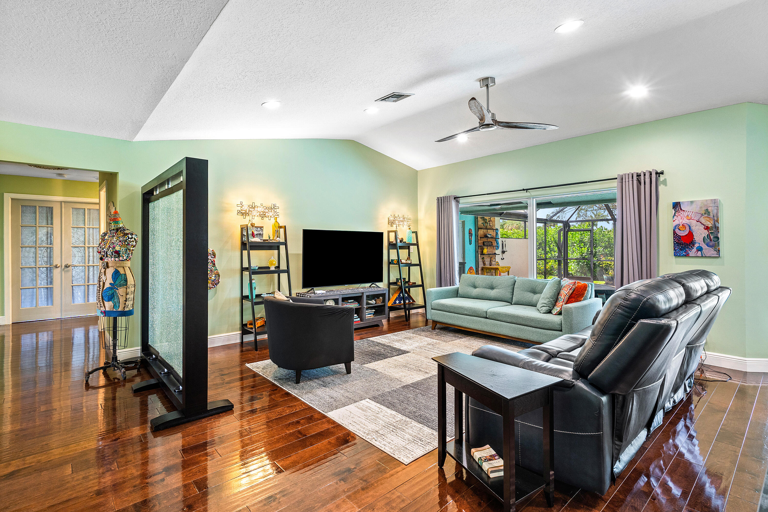 10094 Crosswind Road Boca Raton, FL 33498 - Photo 22 of 31 Living Room