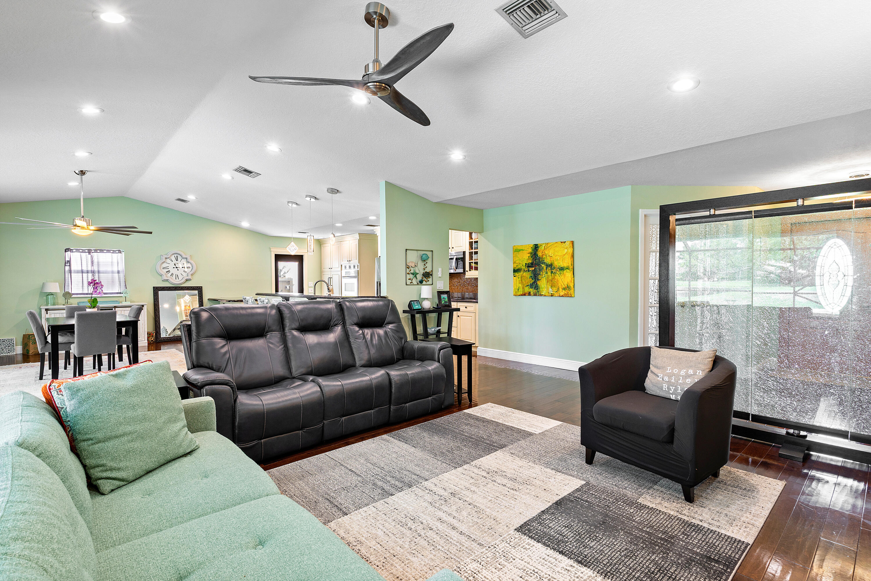 10094 Crosswind Road Boca Raton, FL 33498 - Photo 6 of 31 Living Room