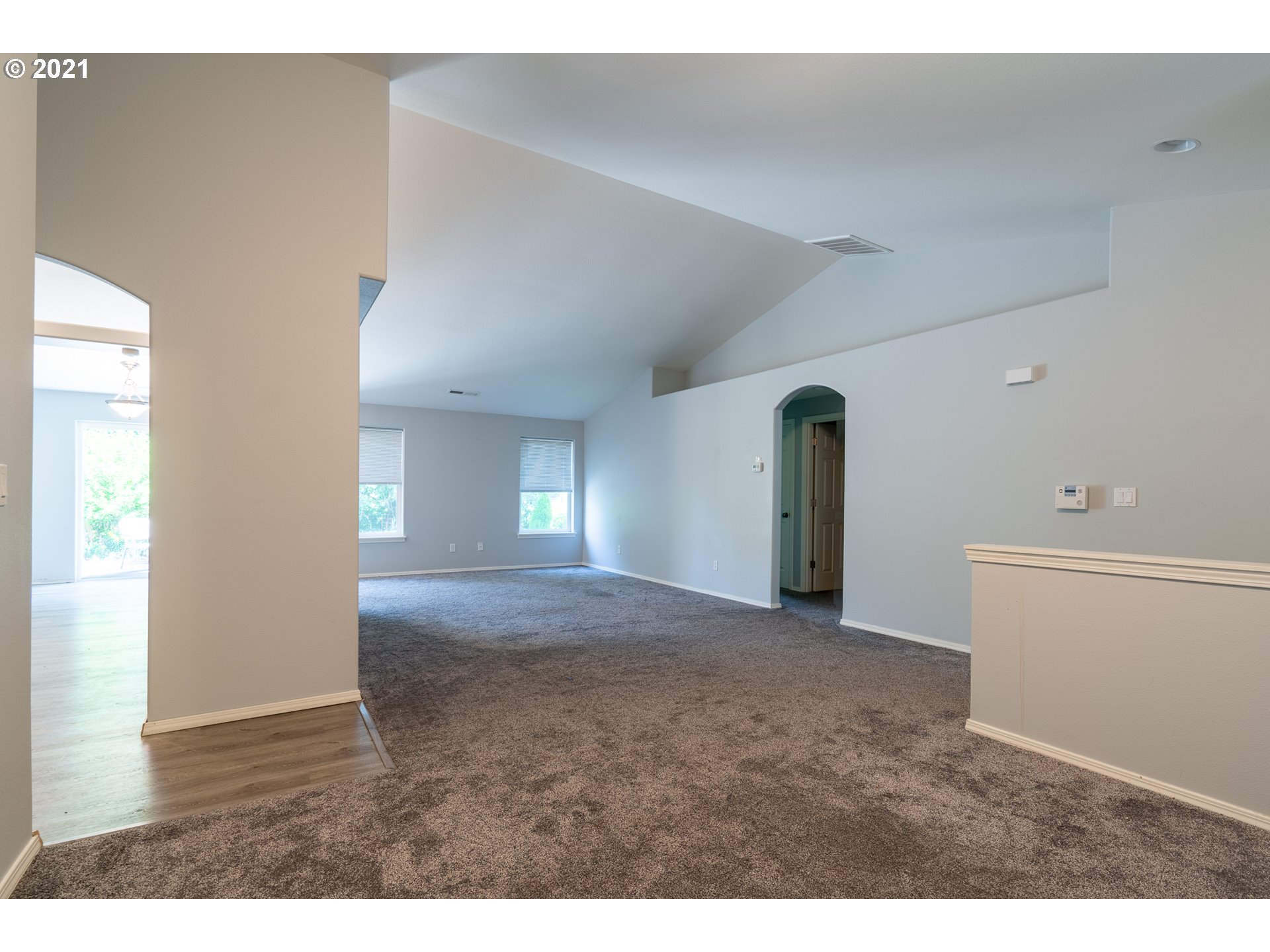 899 Meadow Court Northeast Albany, OR 97322 - Photo 2 of 24