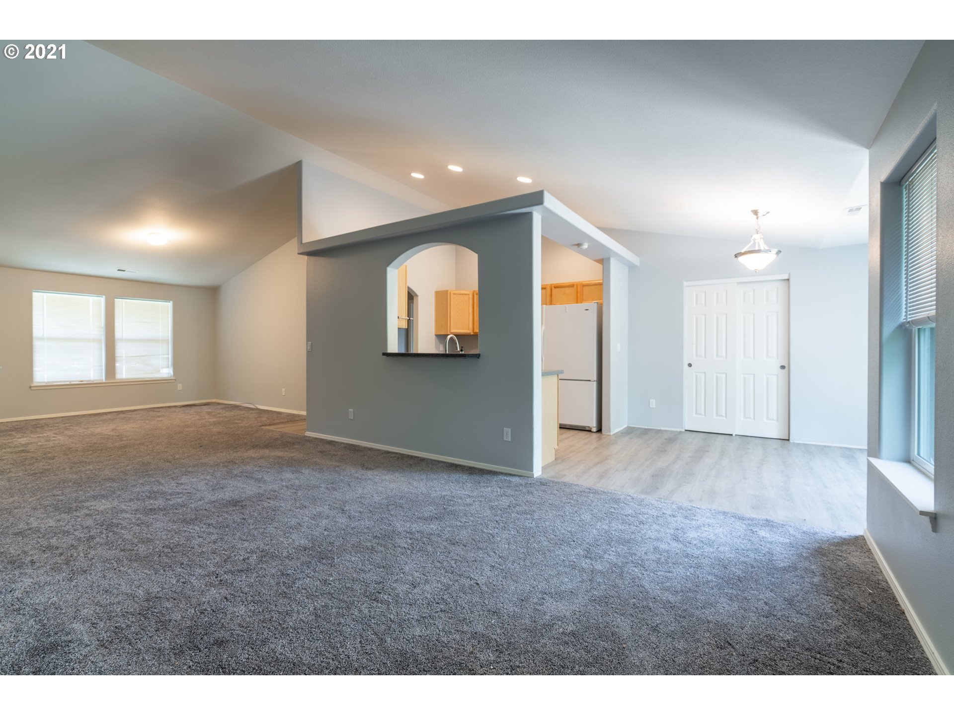 899 Meadow Court Northeast Albany, OR 97322 - Photo 3 of 24