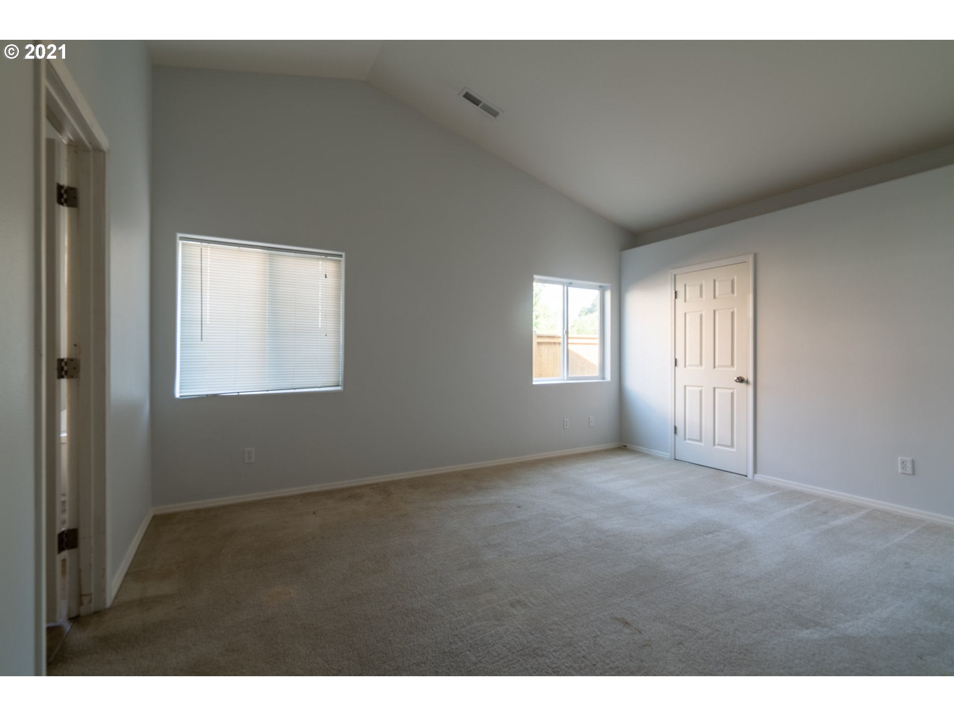 899 Meadow Court Northeast Albany, OR 97322 - Photo 7 of 24