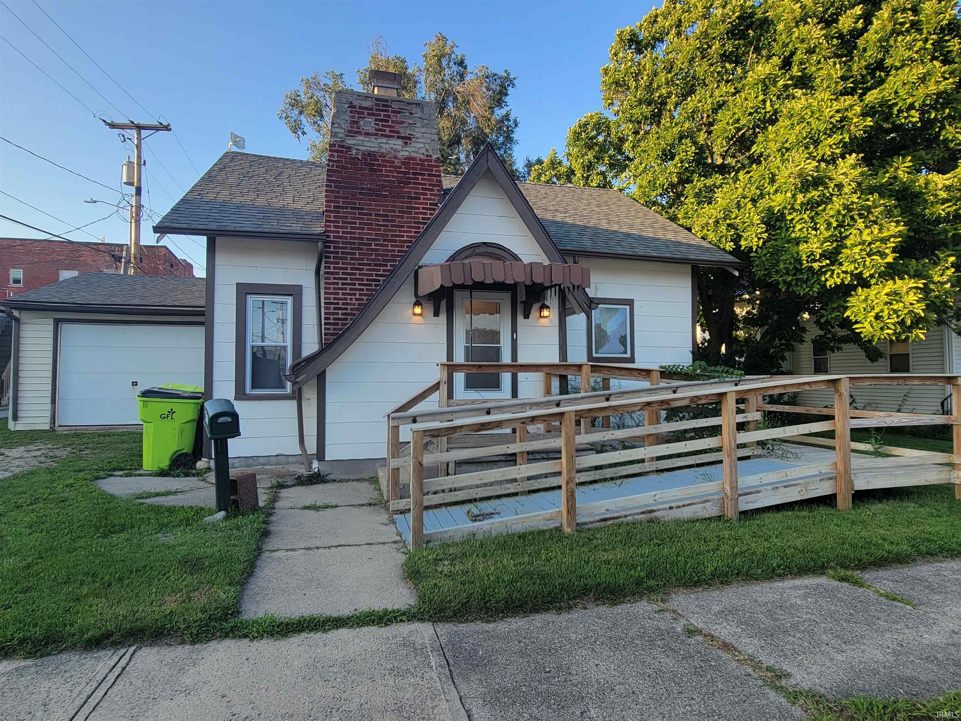 109 East Oak Street Butler, IN 46721 - Photo 2 of 20 Gallery Image 2