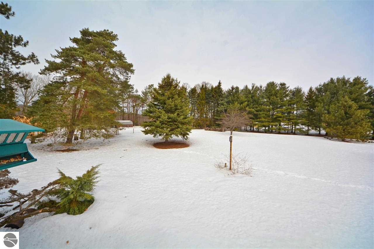 818 Cass Road Traverse City, MI 49696 - Photo 4 of 10 1781228-3.JPG