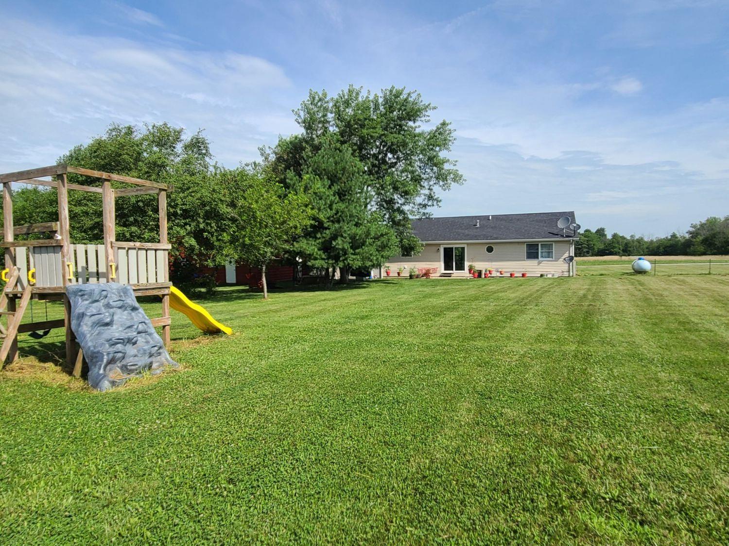 10056 Wolfe Road New Vienna, OH 45159 - Photo 5 of 29