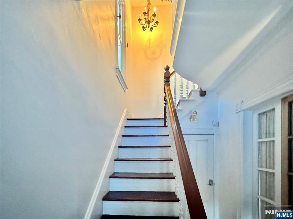 154 Clinton Place, Unit 2 Hackensack, NJ 07601 - Photo 2 of 11 a view of entryway