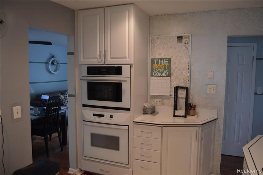 47300 Roland Street Utica, MI 48317 - Photo 16 of 36 Gallery Image 16