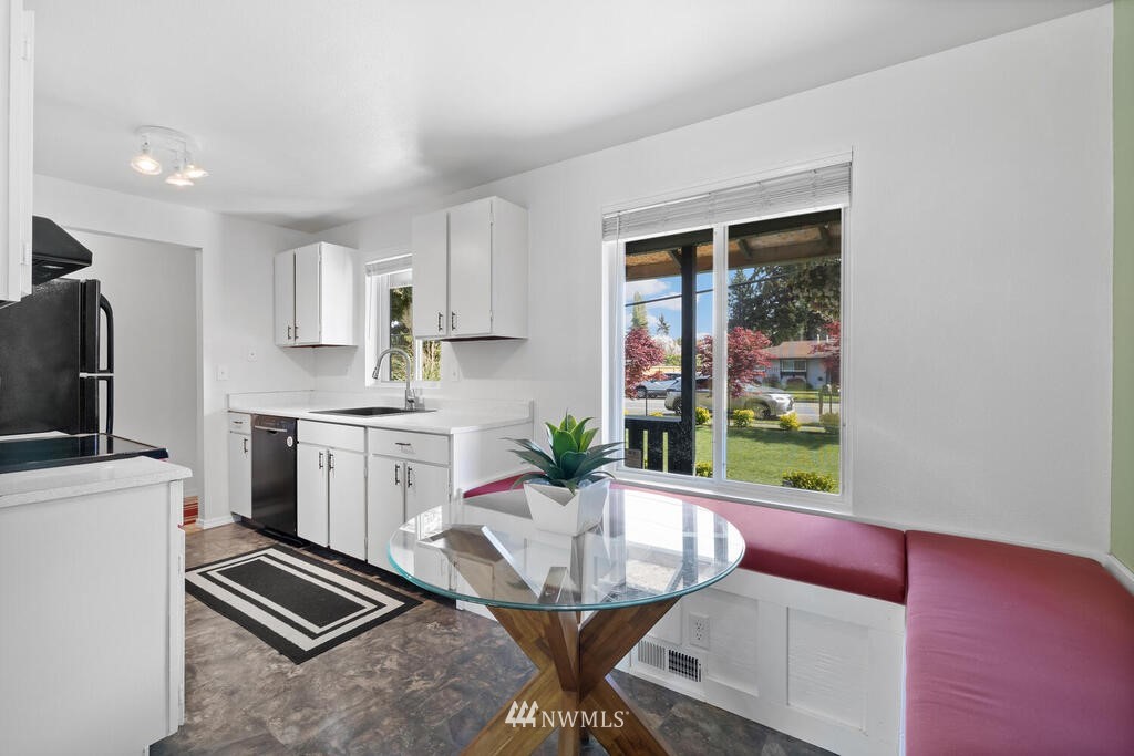 11924 Southeast 168th Street Renton, WA 98058 - Photo 9 of 24