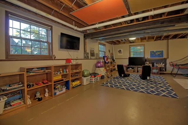 $515,000 | 512 Camden Court, Valparaiso, IN 46385