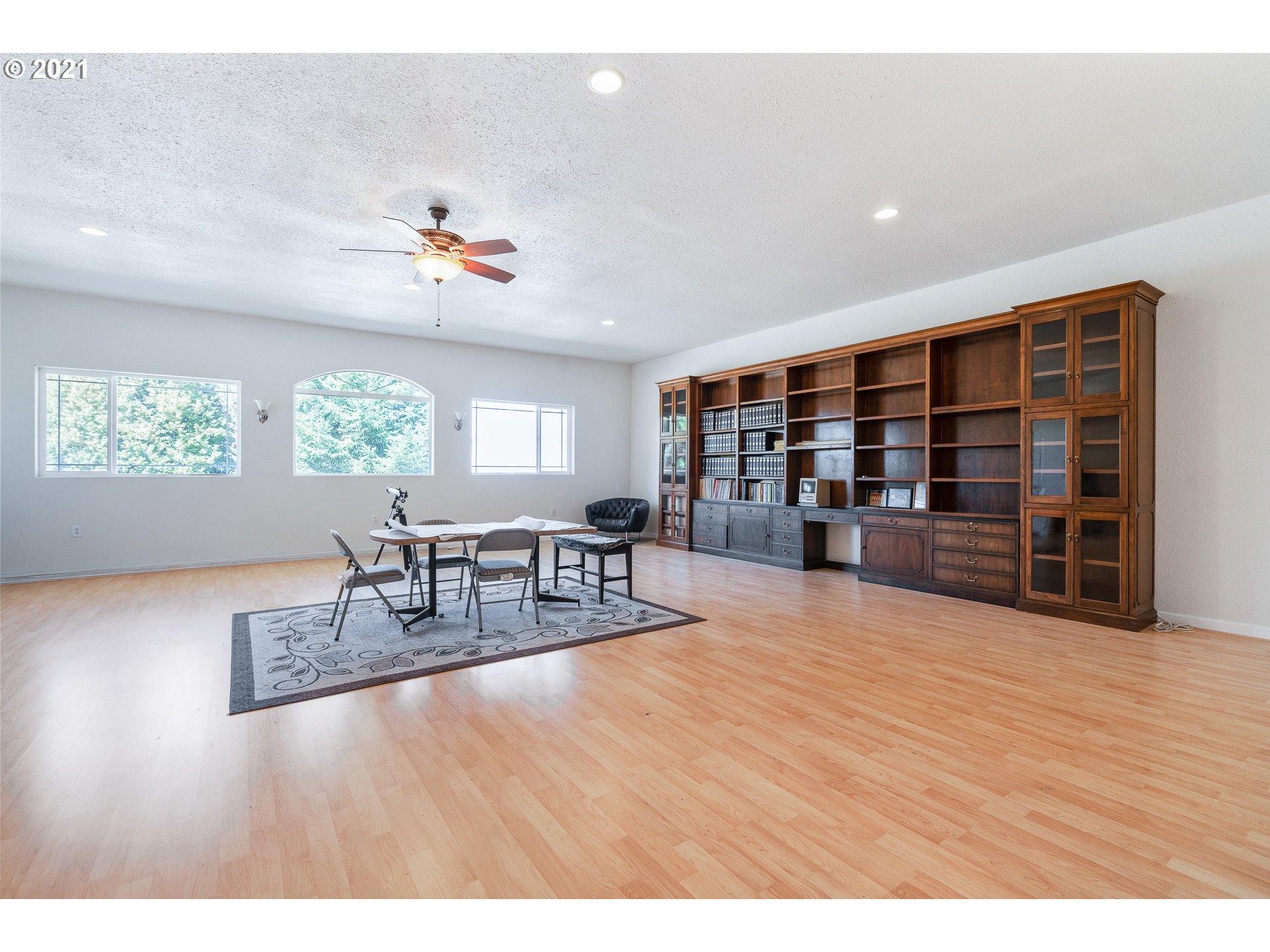 29591 Fox Hollow Road Eugene, OR 97405 - Photo 12 of 19 Gallery Image 12