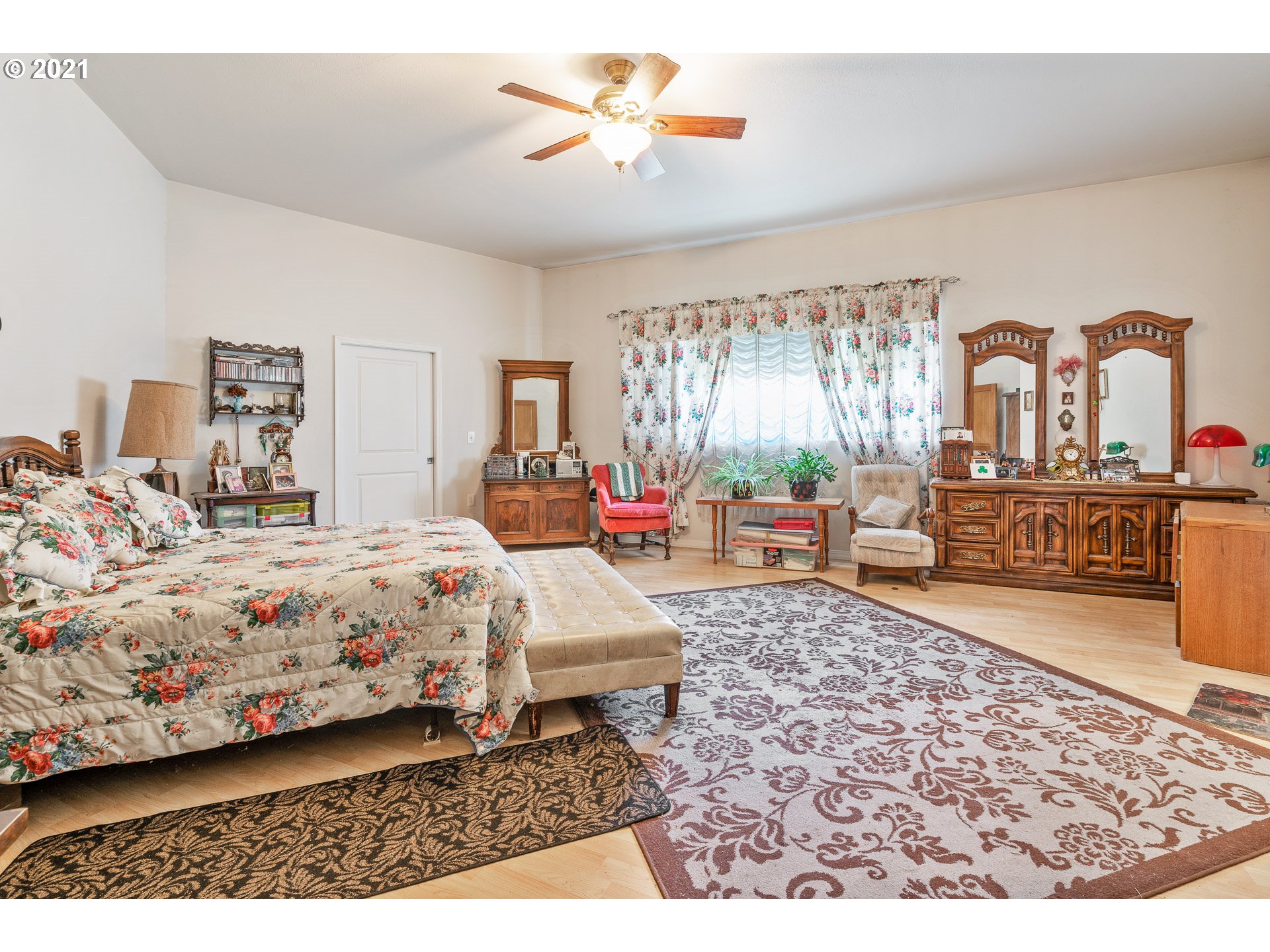 29591 Fox Hollow Road Eugene, OR 97405 - Photo 15 of 19 Gallery Image 15