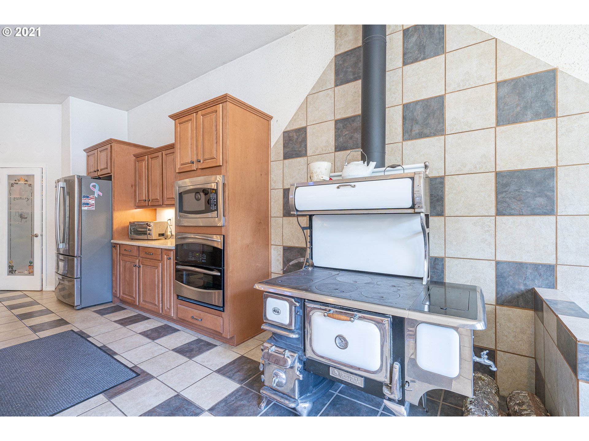 29591 Fox Hollow Road Eugene, OR 97405 - Photo 5 of 19 Gallery Image 5