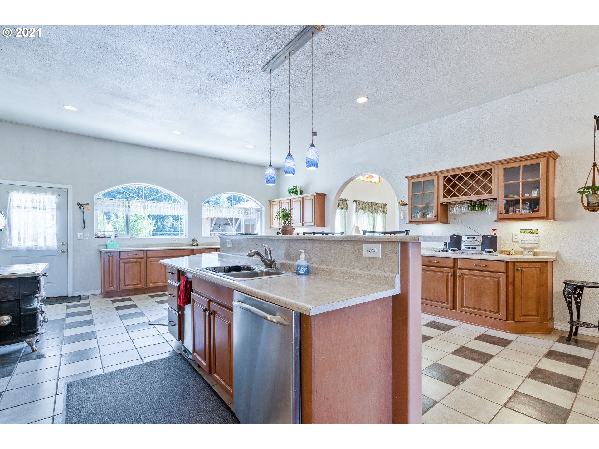 29591 Fox Hollow Road Eugene, OR 97405 - Photo 8 of 19 Gallery Image 8