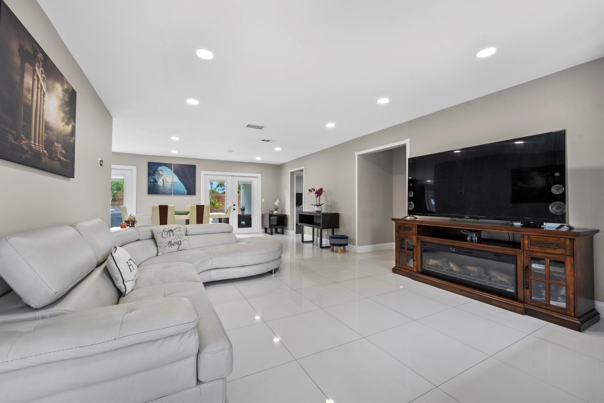 10215 Barnegat Avenue Boca Raton, FL 33428 - Photo 4 of 39 Photo 4