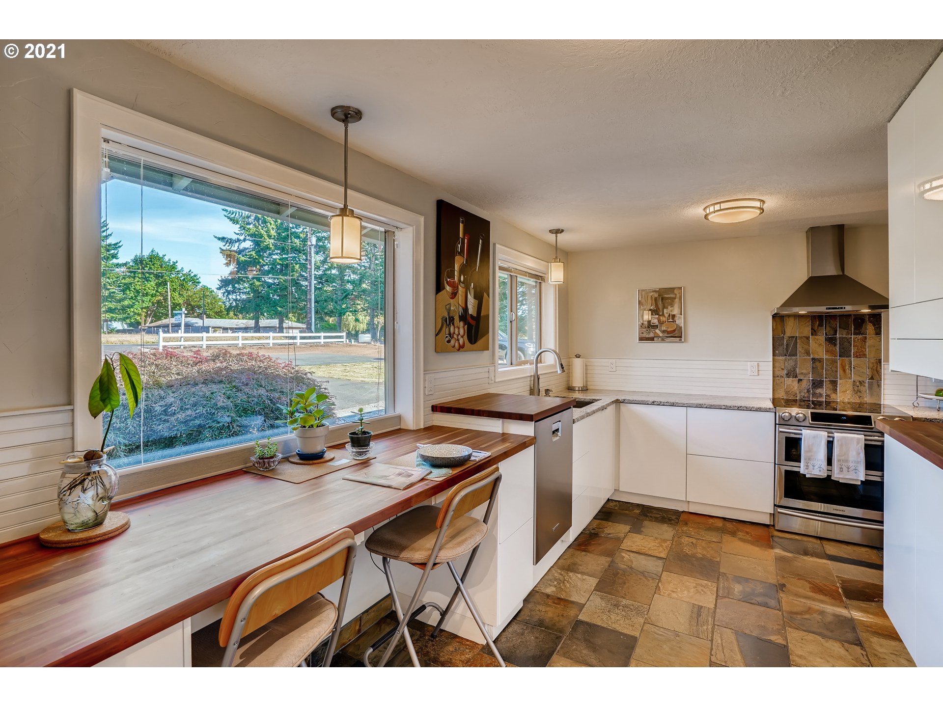 20143 South Ferguson Road Oregon City, OR 97045 - Photo 6 of 32 Gallery Image 6