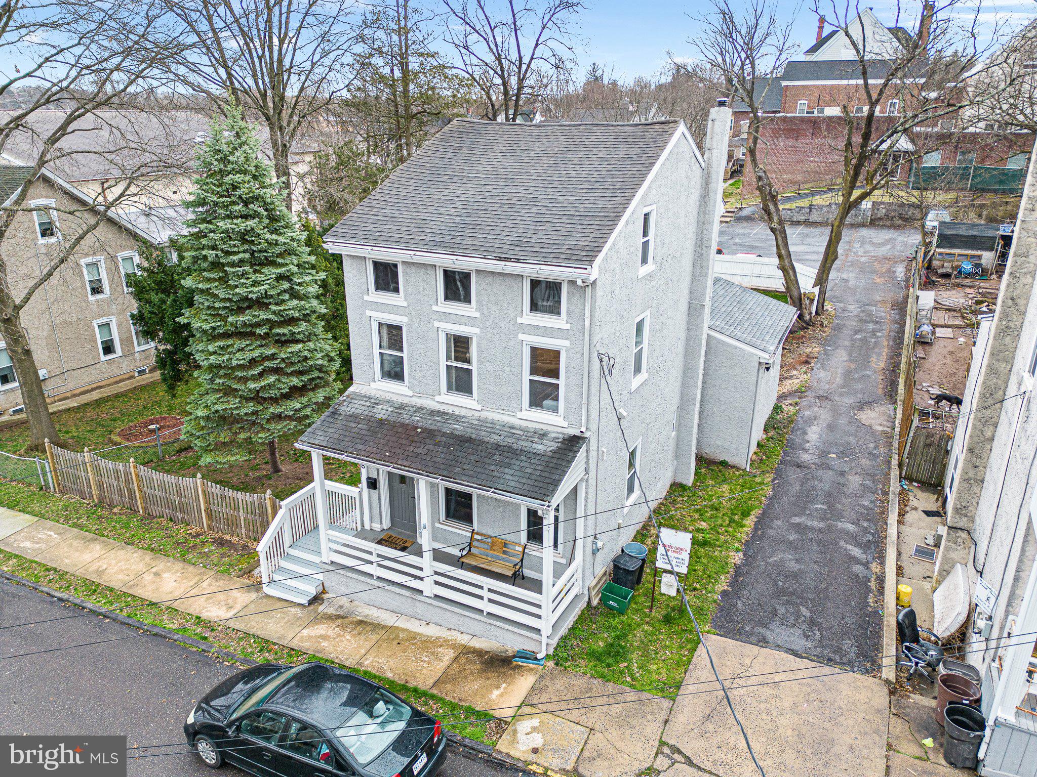 138 Hall Street Spring City, PA 19475 - Photo 2 of 34