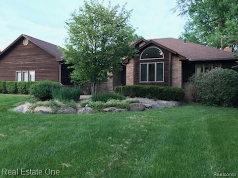 29950 Richmond Road Farmington, MI 48334 - Photo 1 of 36 IMG950320.jpg