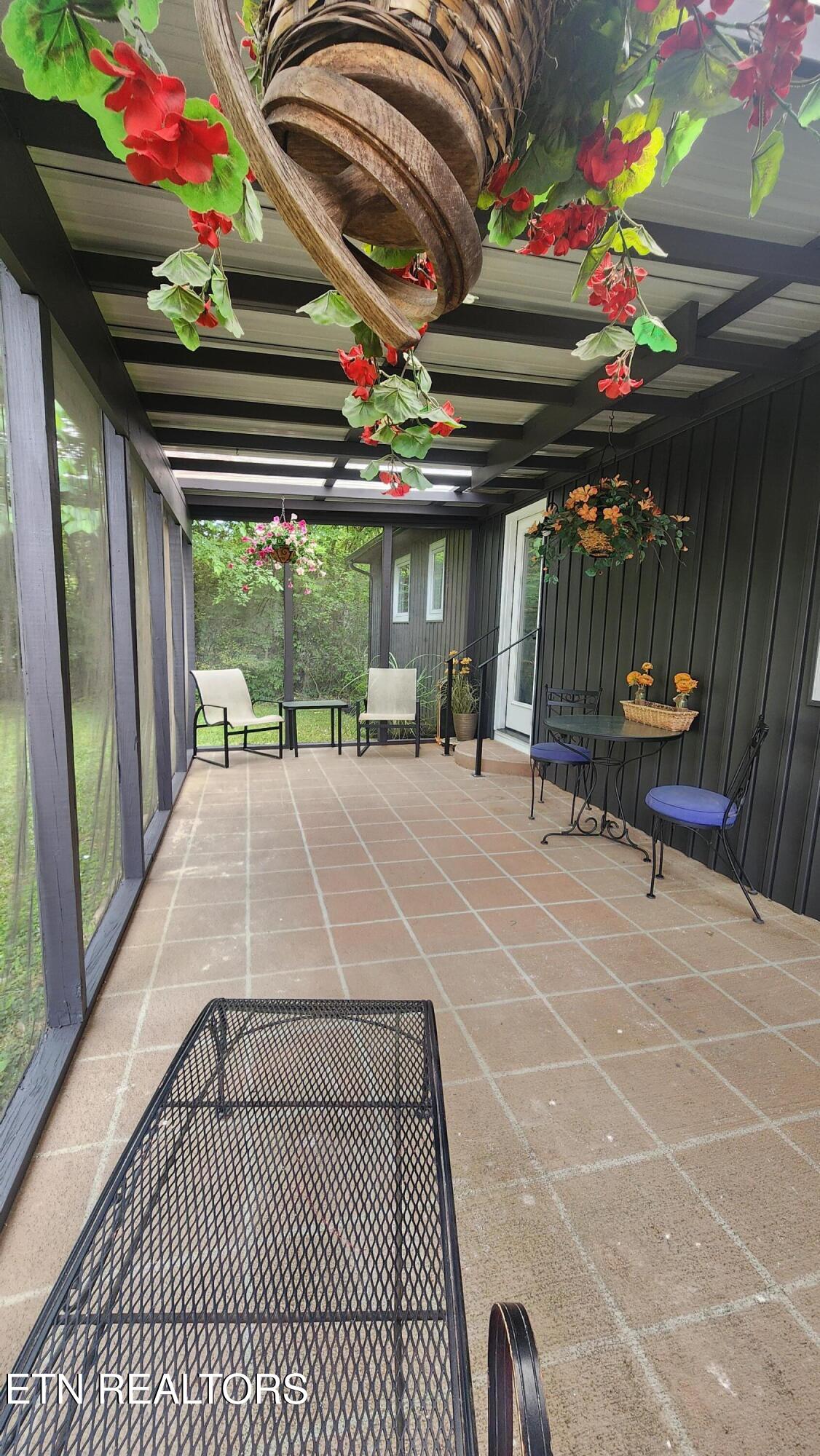 1048 Morrow Road Knoxville, TN 37923 - Photo 9 of 29 1000052436
