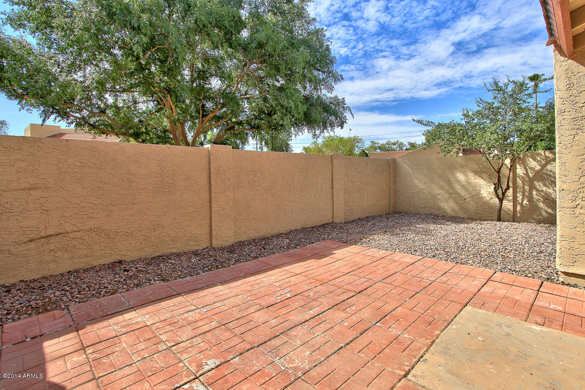 4123 West Calavar Road Phoenix, AZ 85053 - Photo 20 of 24 Private Patio