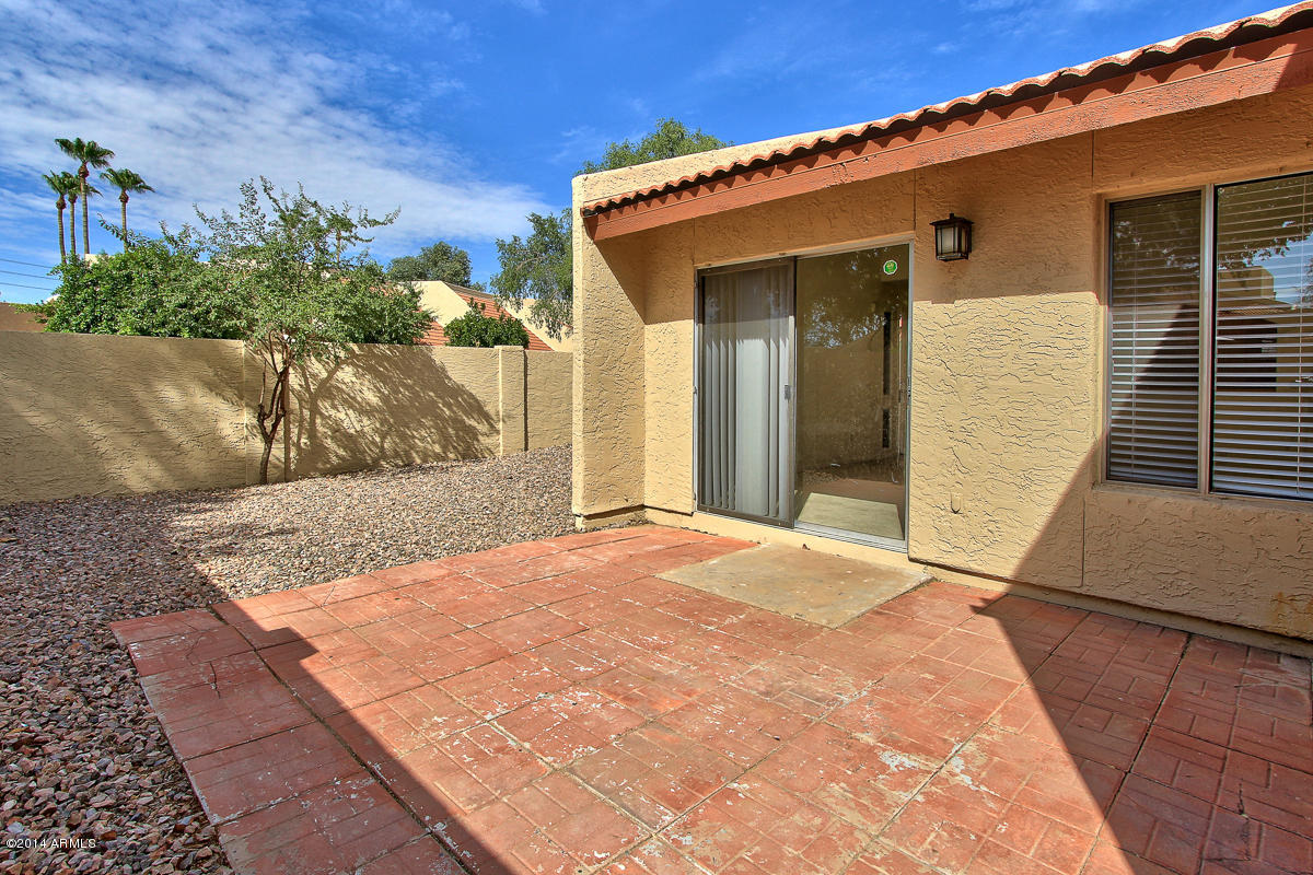 4123 West Calavar Road Phoenix, AZ 85053 - Photo 21 of 24 Private Patio
