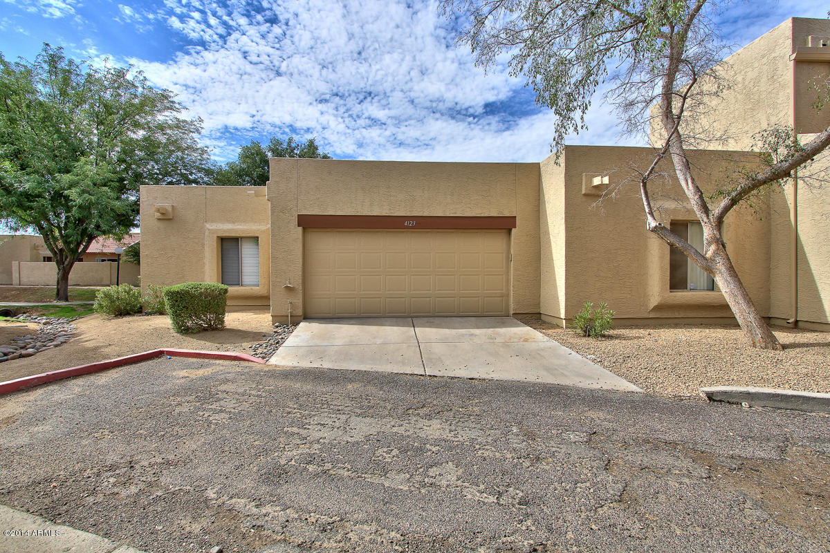 4123 West Calavar Road Phoenix, AZ 85053 - Photo 23 of 24 Rear