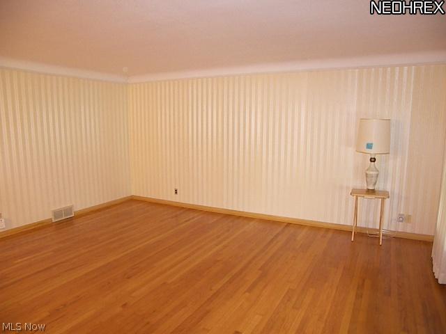 4843 Fairlawn Road Cleveland, OH 44124 - Photo 3 of 16 Living Room