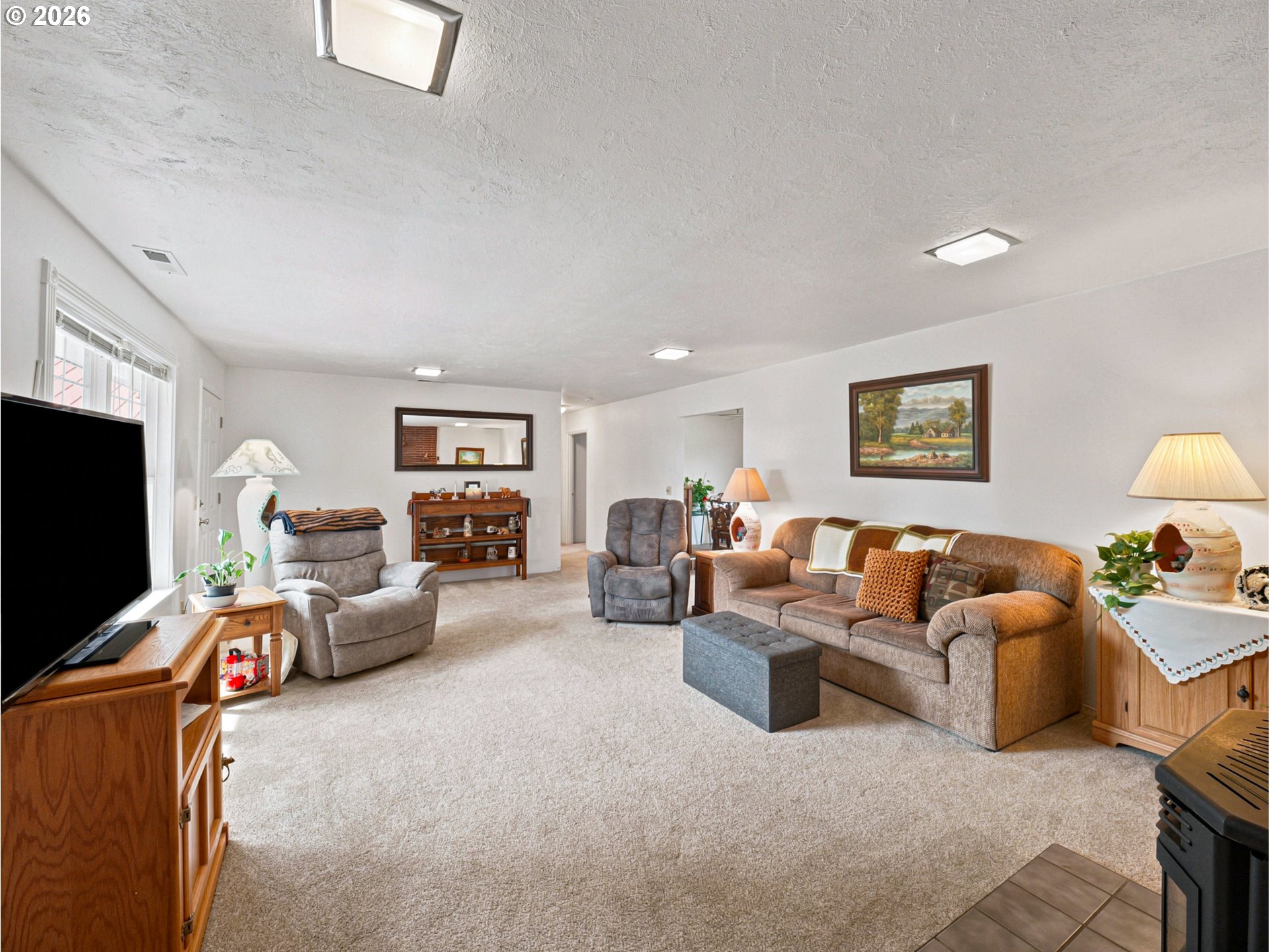13606 South Vick Road Molalla, OR 97038 - Photo 9 of 46 Living Room