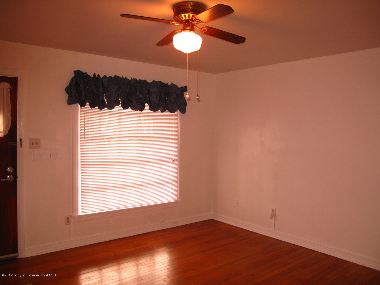 4002 Parker Street Amarillo, TX 79110 - Photo 4 of 5 Living Area