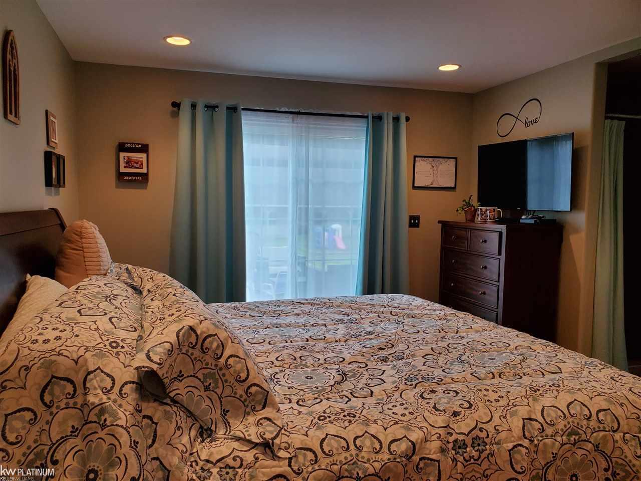 7033 Frith Road St. Clair, MI 48079 - Photo 5 of 29 50011763-4.JPG