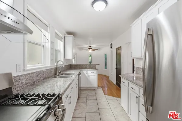$4,995 | 1307 South Longwood Avenue, Los Angeles, CA 90019