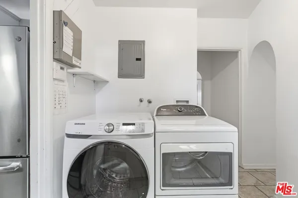 $4,995 | 1307 South Longwood Avenue, Los Angeles, CA 90019