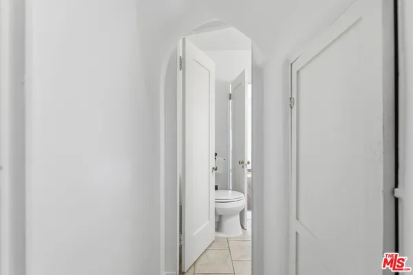 $4,995 | 1307 South Longwood Avenue, Los Angeles, CA 90019