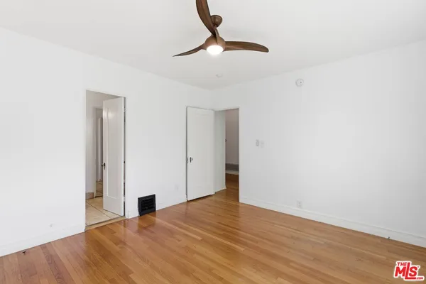 $4,995 | 1307 South Longwood Avenue, Los Angeles, CA 90019