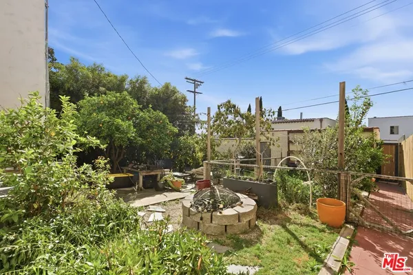$4,995 | 1307 South Longwood Avenue, Los Angeles, CA 90019