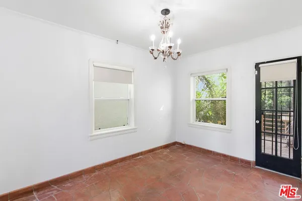 $4,995 | 1307 South Longwood Avenue, Los Angeles, CA 90019