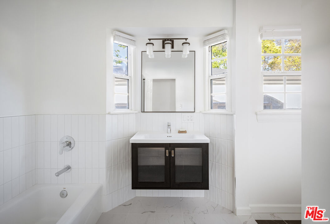 12153 Maxwellton Road Studio City, CA 91604 - Photo 32 of 48