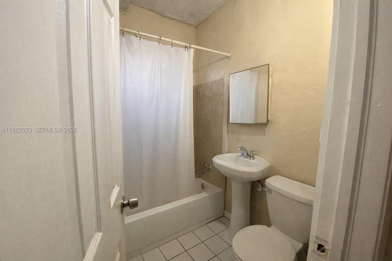 520 Southwest 6th Avenue, Unit B Homestead, FL 33030 - Photo 3 of 6