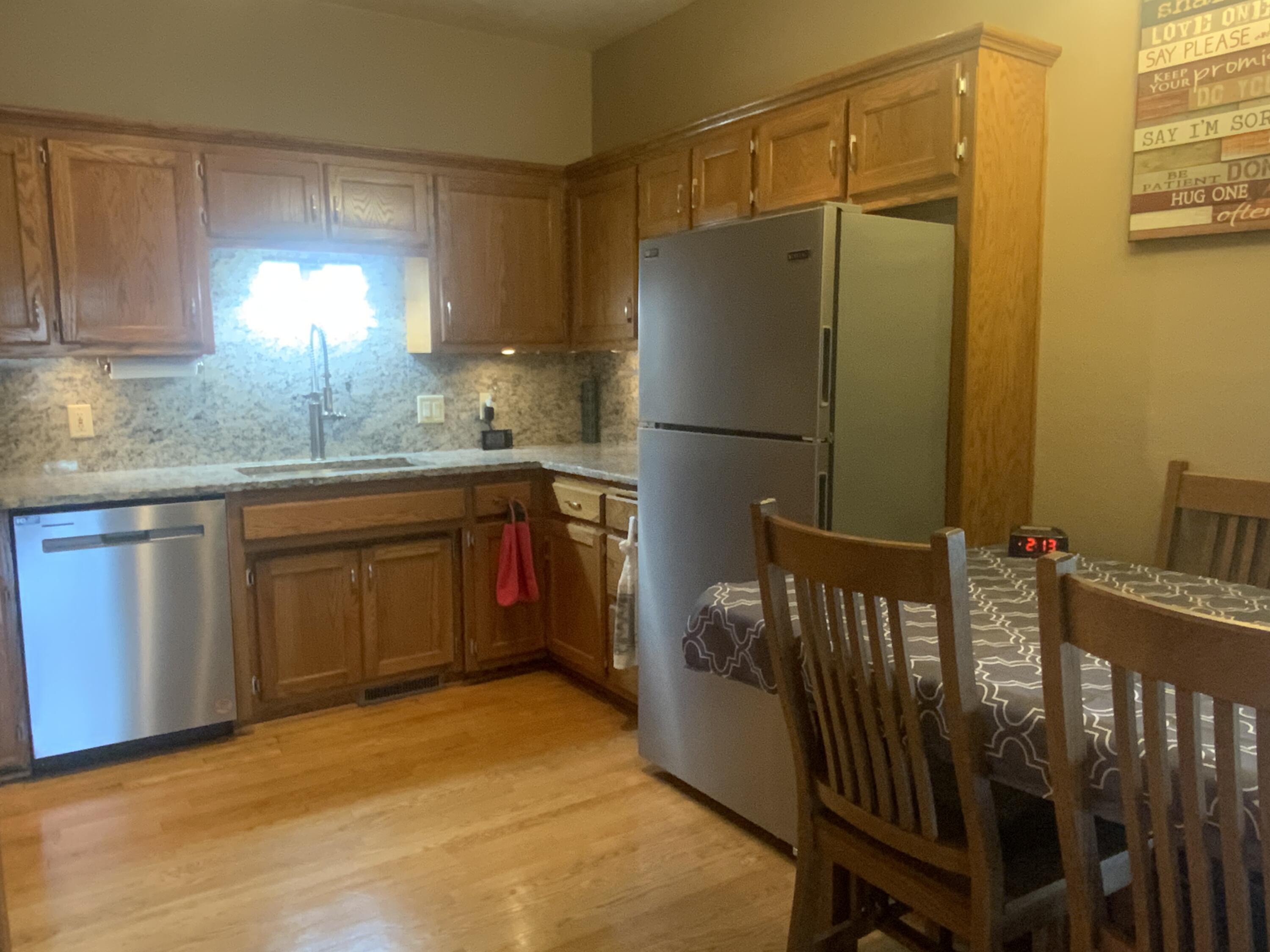 1807 Ridgeway Drive, Unit 38 De Pere, WI 54115 - Photo 10 of 39 kitchen/dining